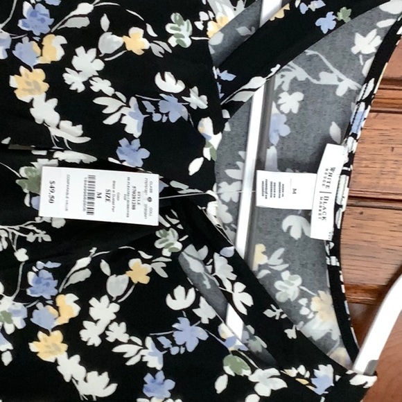 NWT floral blouse. - Picture 3 of 5
